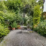 Guest house Magnifique Maison A