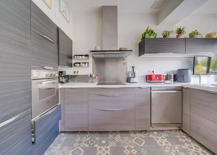 Magnifique Maison A 招待所 3*